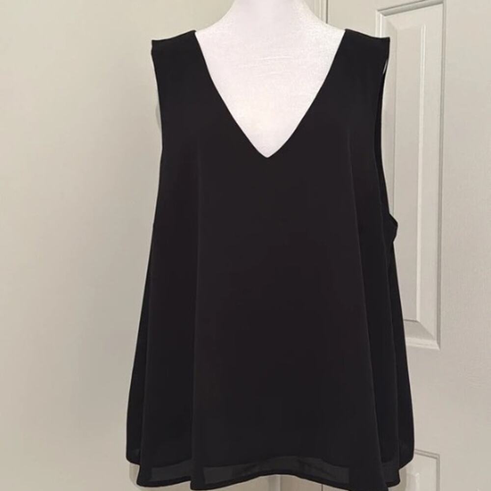 Women’s Sleeveless V-Neck Black Tank Top
